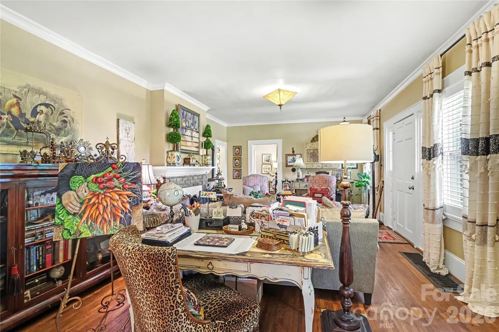 2527 Sharon Road Charlotte, NC 28211