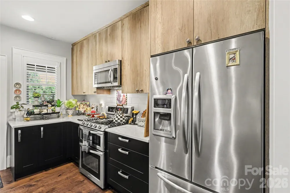 2527 Sharon Road Charlotte, NC 28211