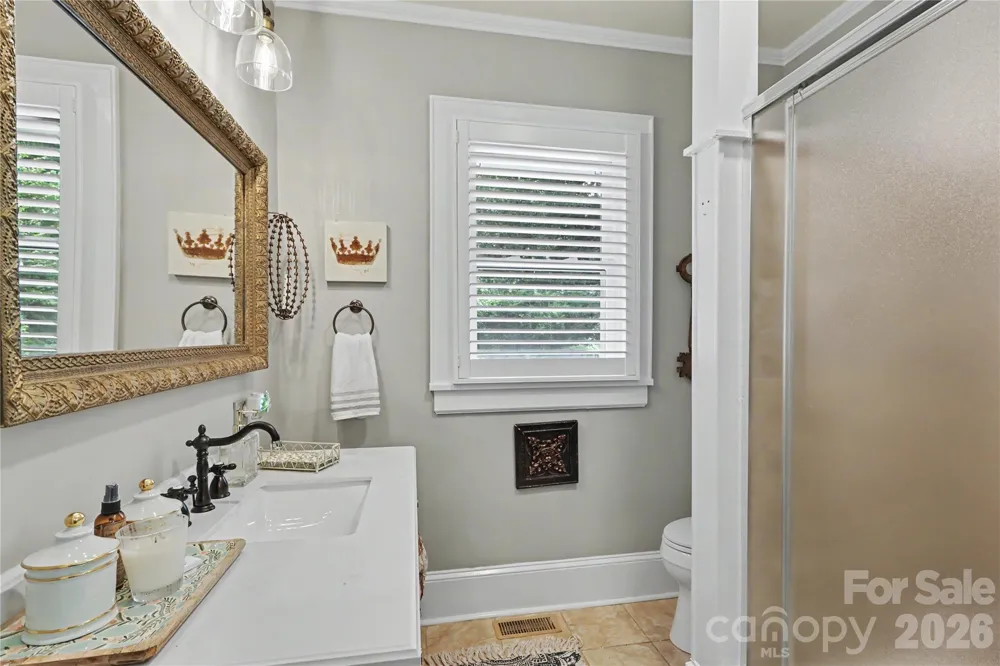 2527 Sharon Road Charlotte, NC 28211