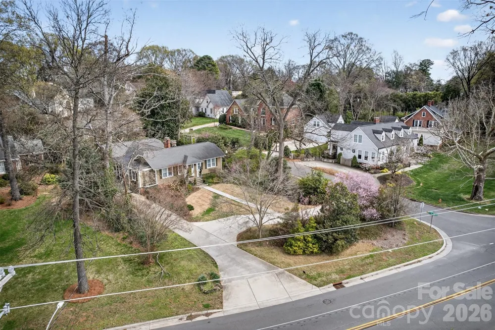 2527 Sharon Road Charlotte, NC 28211