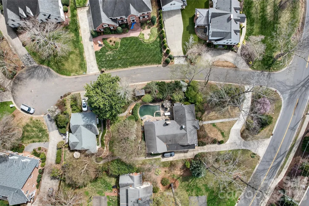 2527 Sharon Road Charlotte, NC 28211