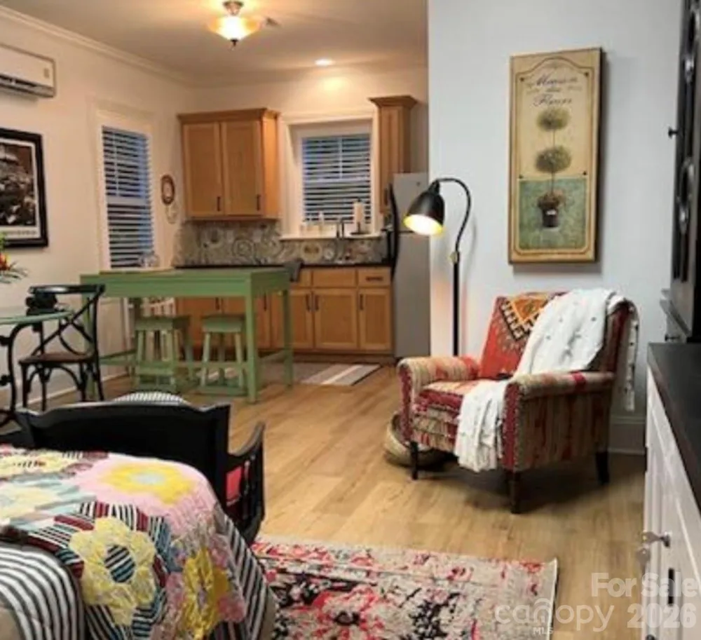 2527 Sharon Road Charlotte, NC 28211