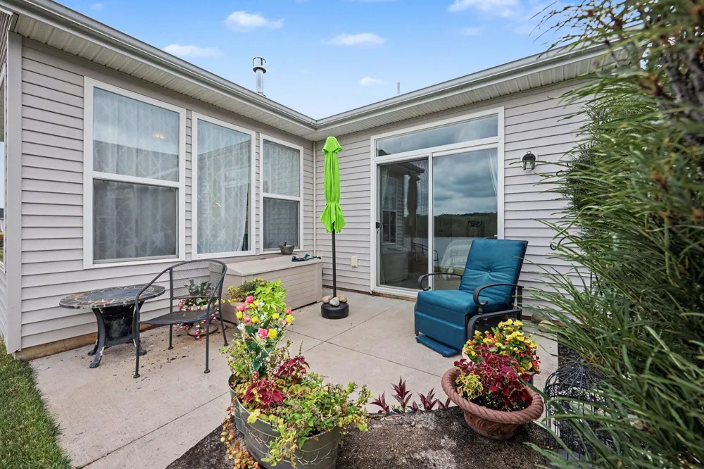2942 Isle Water Drive Belmont, MI 49306