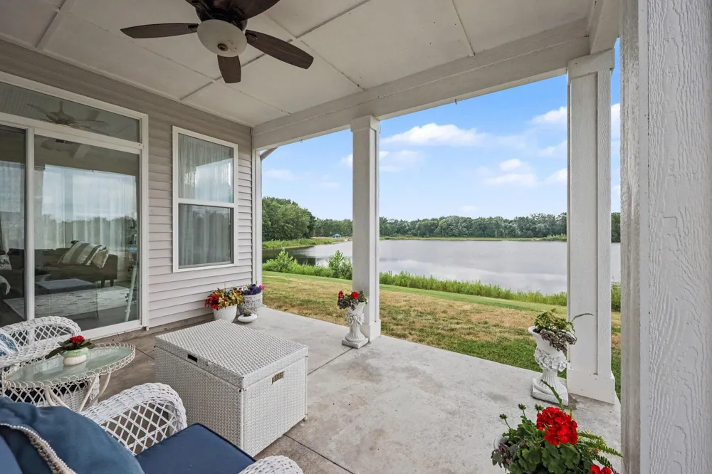 2942 Isle Water Drive Belmont, MI 49306