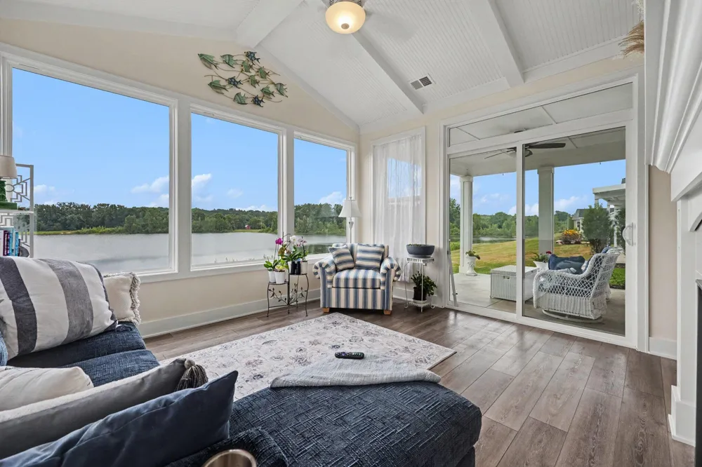 2942 Isle Water Drive Belmont, MI 49306