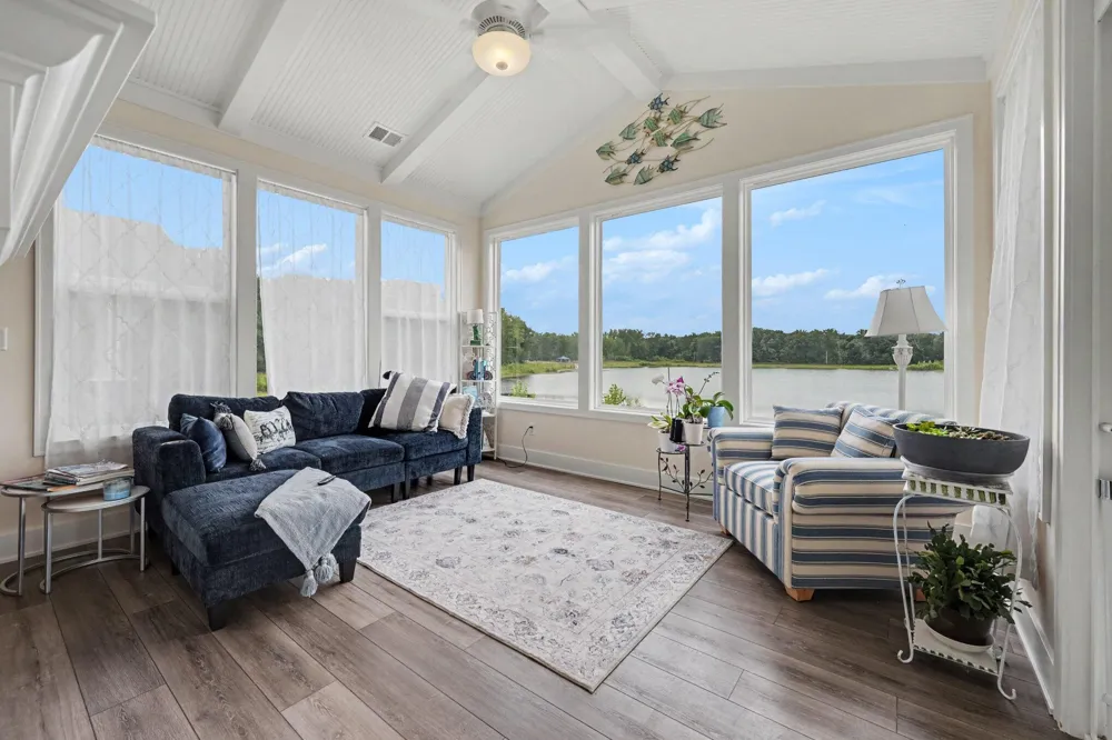 2942 Isle Water Drive Belmont, MI 49306