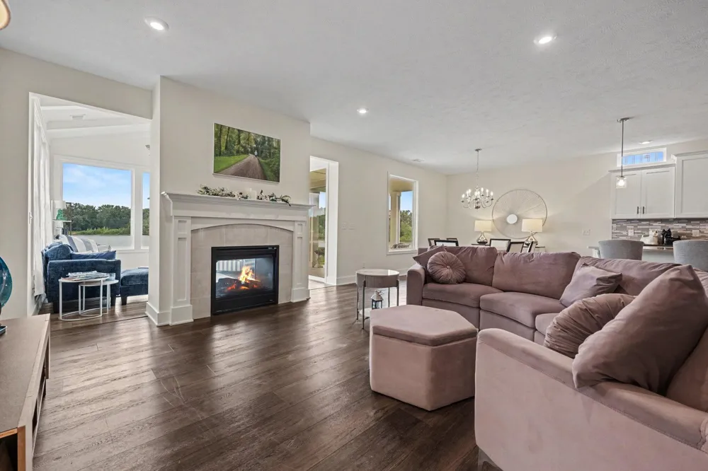 2942 Isle Water Drive Belmont, MI 49306
