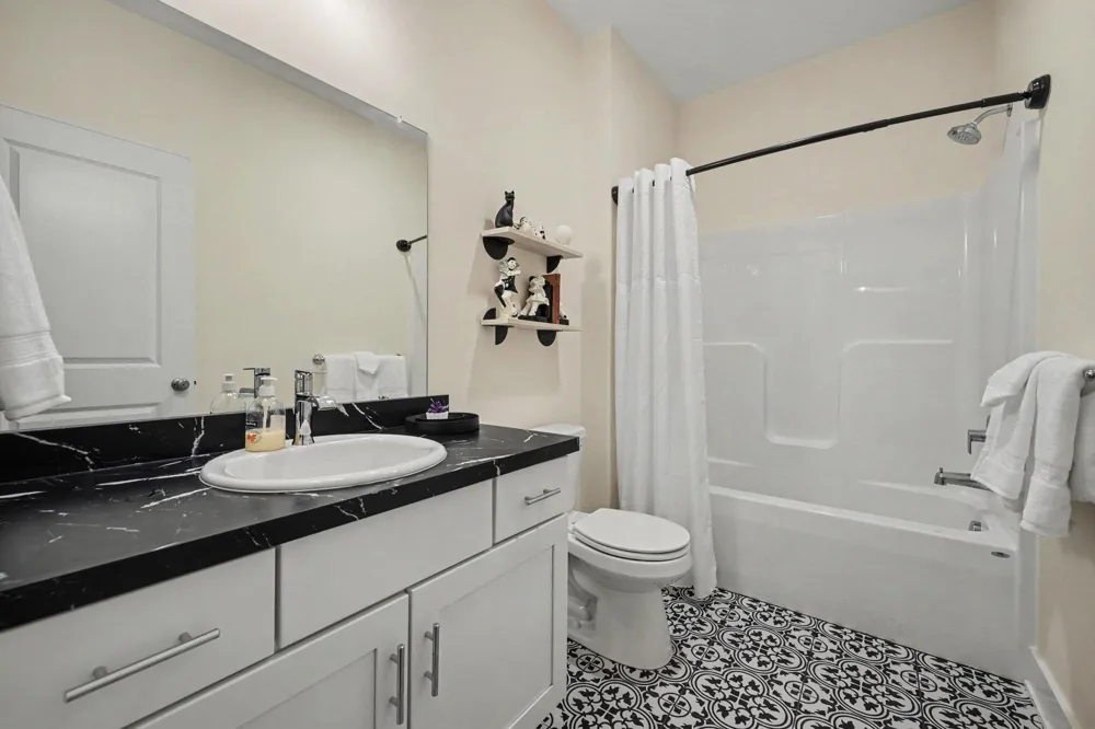 2942 Isle Water Drive Belmont, MI 49306
