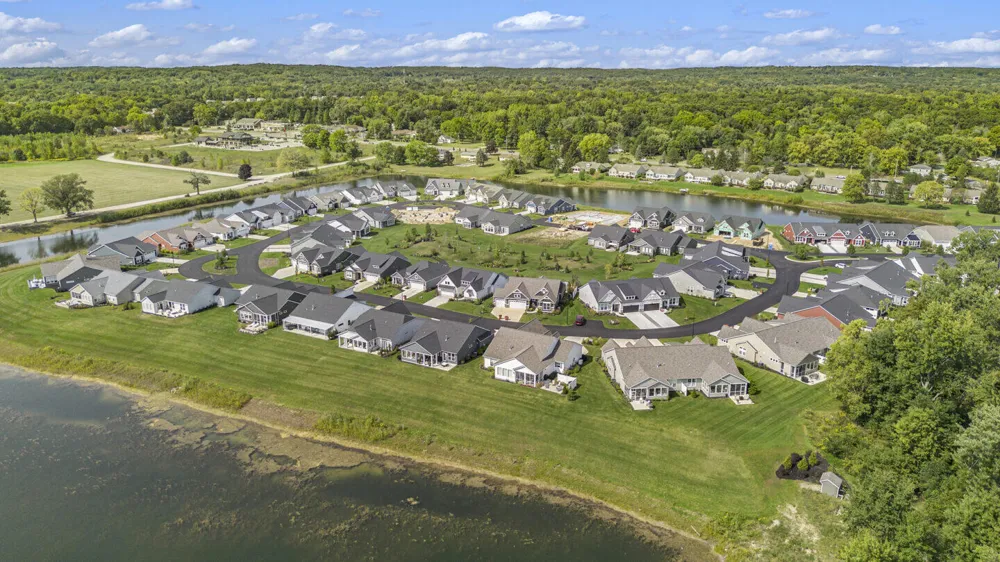 2942 Isle Water Drive Belmont, MI 49306