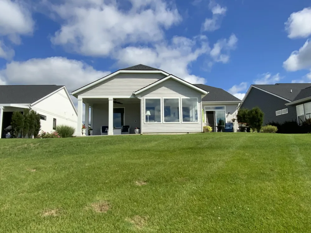 2942 Isle Water Drive Belmont, MI 49306
