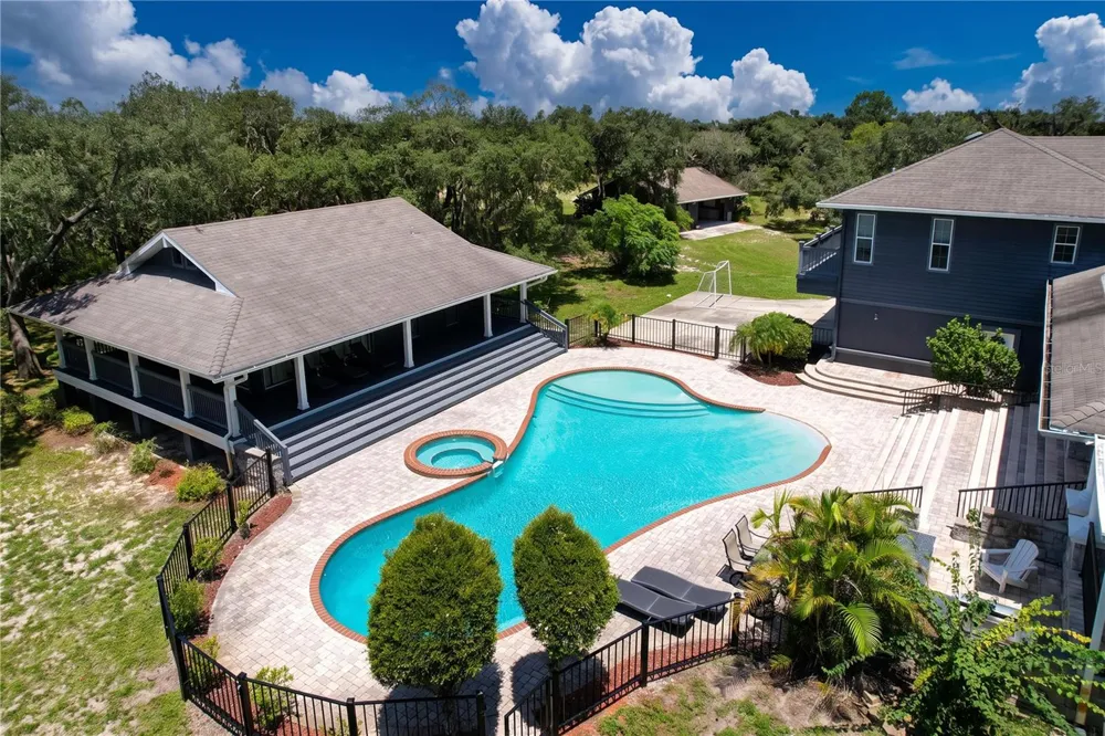 2918 MAGNOLIA TRACE Tarpon Springs, FL 34688