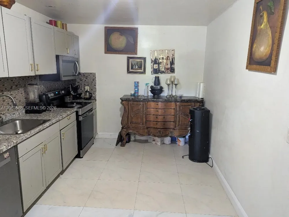 3206 SW 47th Ave West Park, FL 33023