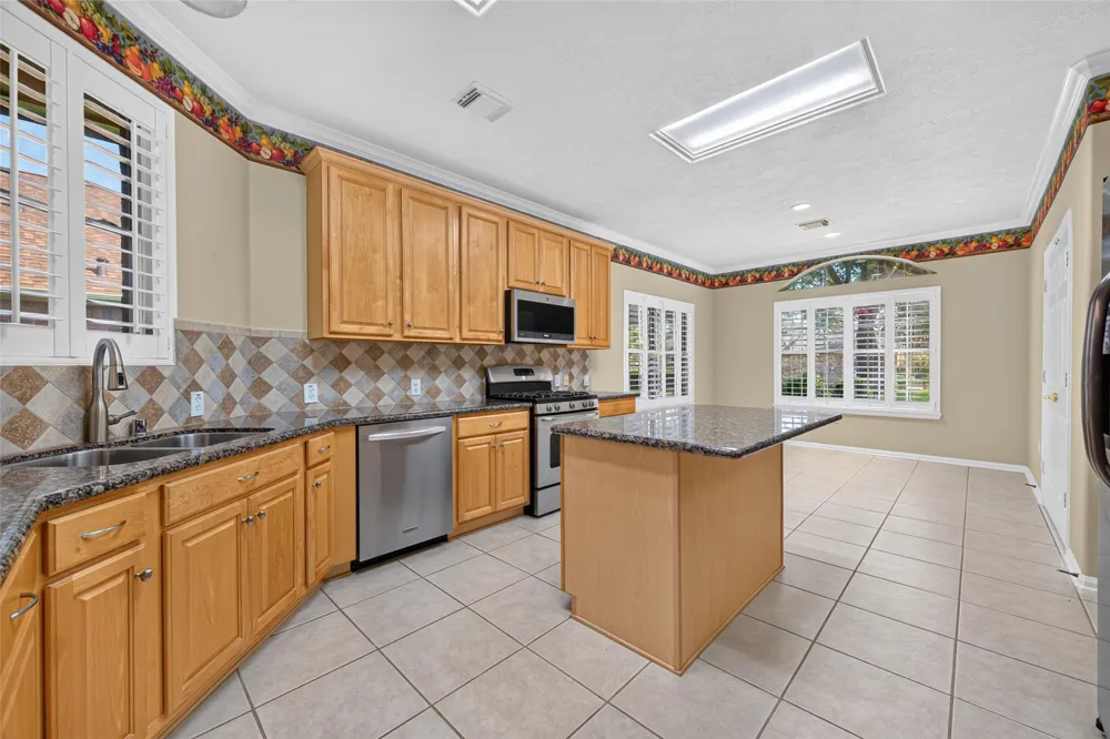1407 Capri Place Lane Pearland, TX 77581