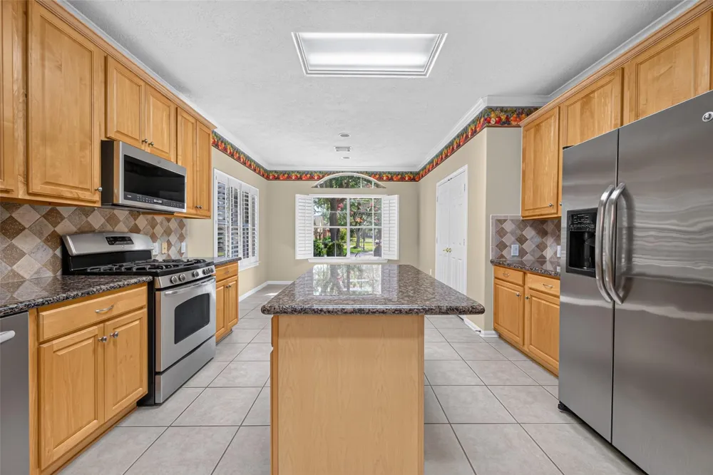 1407 Capri Place Lane Pearland, TX 77581
