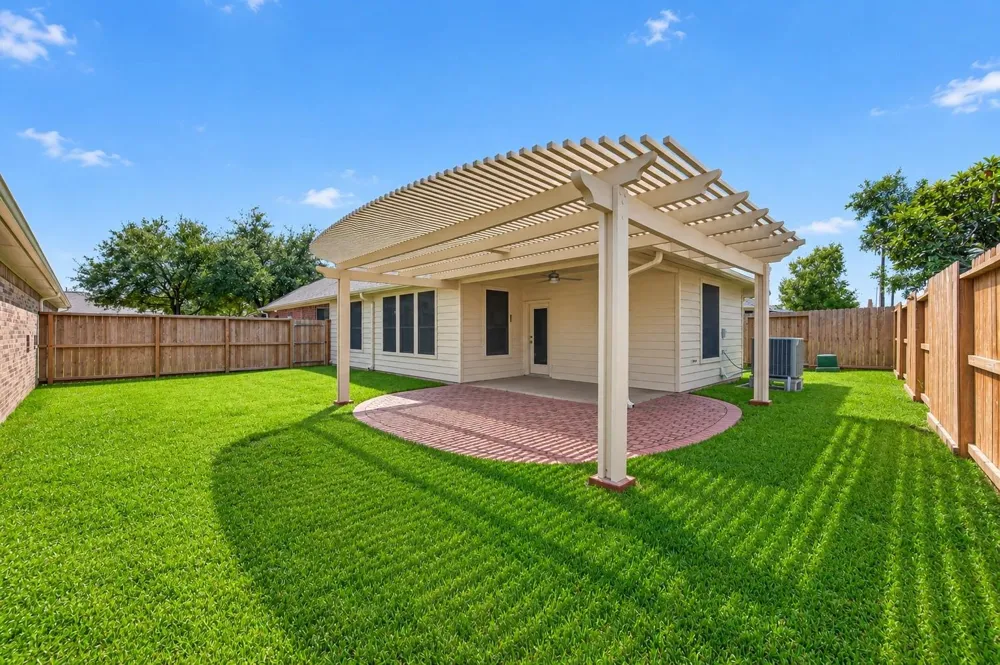 1407 Capri Place Lane Pearland, TX 77581