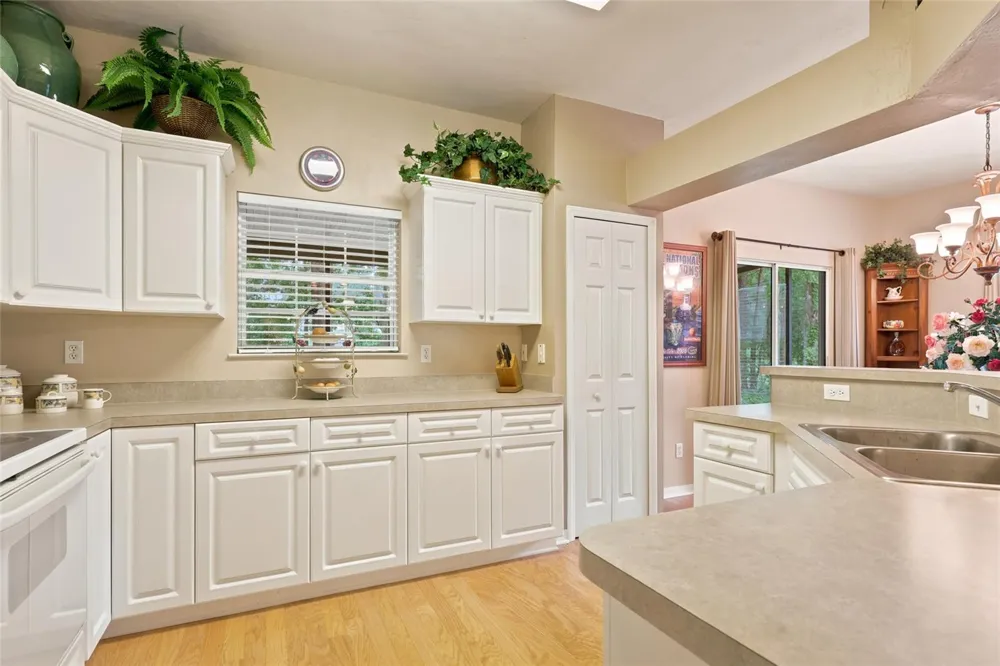 2760 NW 105TH DRIVE Gainesville, FL 32606