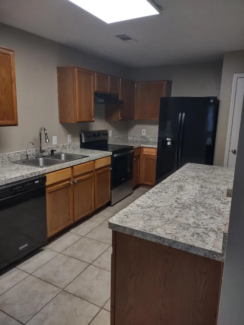 1613 Wavecrest Drive Glenn Heights, TX 75154