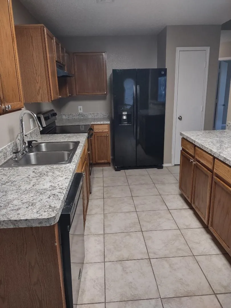1613 Wavecrest Drive Glenn Heights, TX 75154