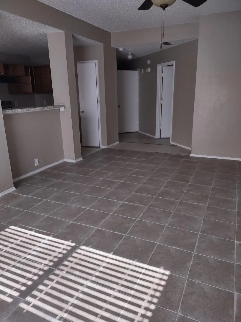 1613 Wavecrest Drive Glenn Heights, TX 75154