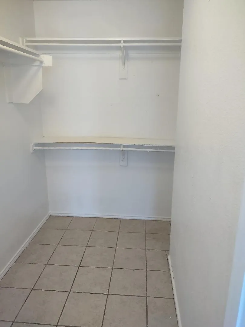 1613 Wavecrest Drive Glenn Heights, TX 75154