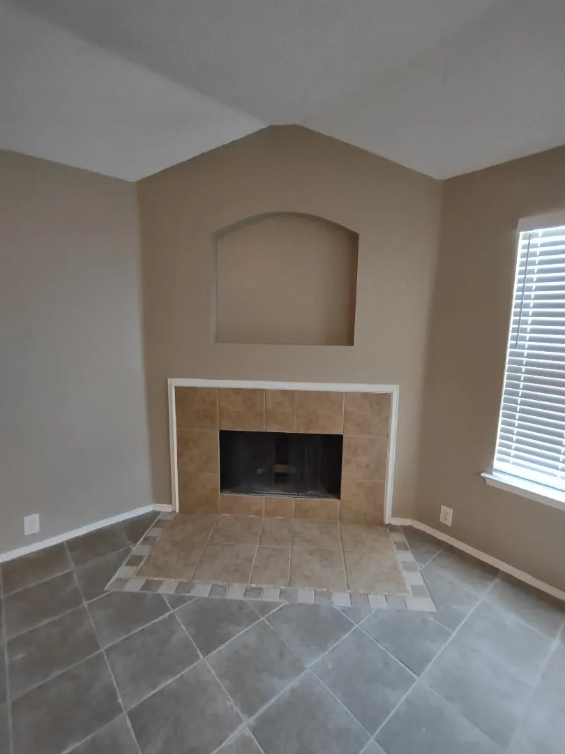 1613 Wavecrest Drive Glenn Heights, TX 75154