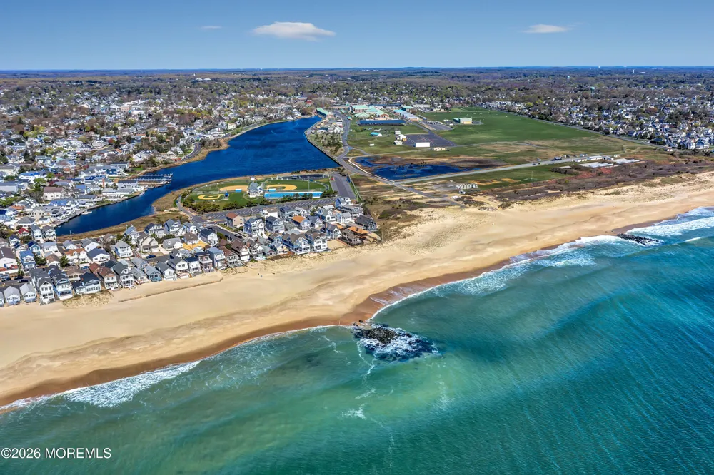 11 Pearce Avenue Manasquan, NJ 08736