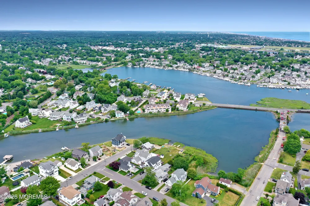 11 Pearce Avenue Manasquan, NJ 08736