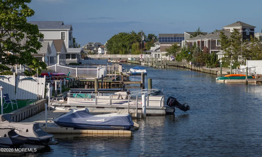 11 Pearce Avenue Manasquan, NJ 08736