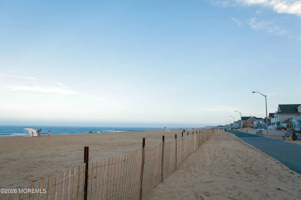 11 Pearce Avenue Manasquan, NJ 08736