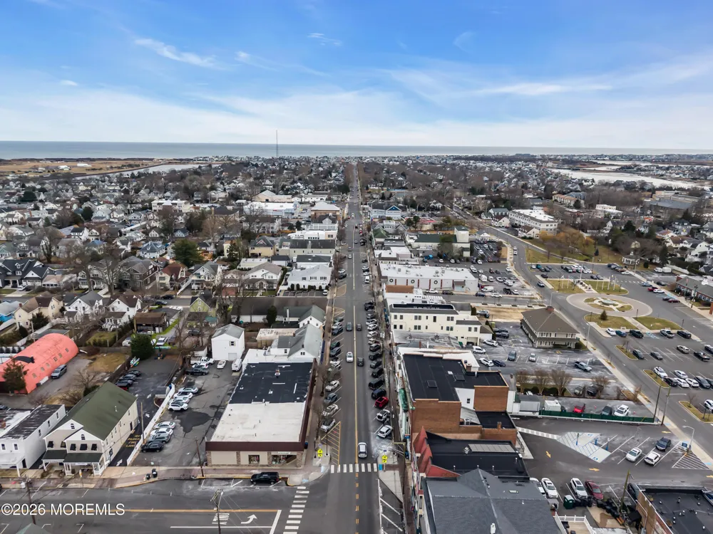 11 Pearce Avenue Manasquan, NJ 08736