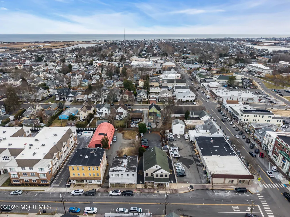 11 Pearce Avenue Manasquan, NJ 08736