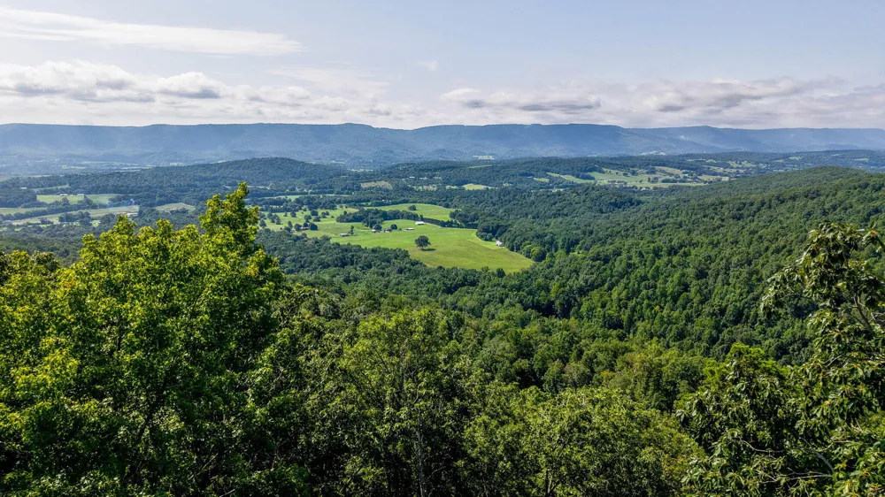 Lee Station Mountain Road Road Pikeville, TN 37367