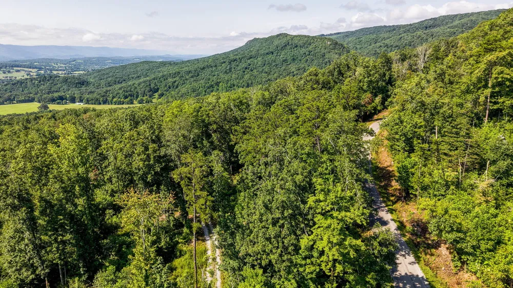 Lee Station Mountain Road Road Pikeville, TN 37367