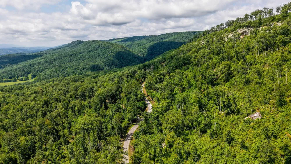 Lee Station Mountain Road Road Pikeville, TN 37367