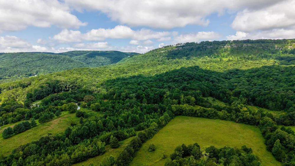 Lee Station Mountain Road Road Pikeville, TN 37367