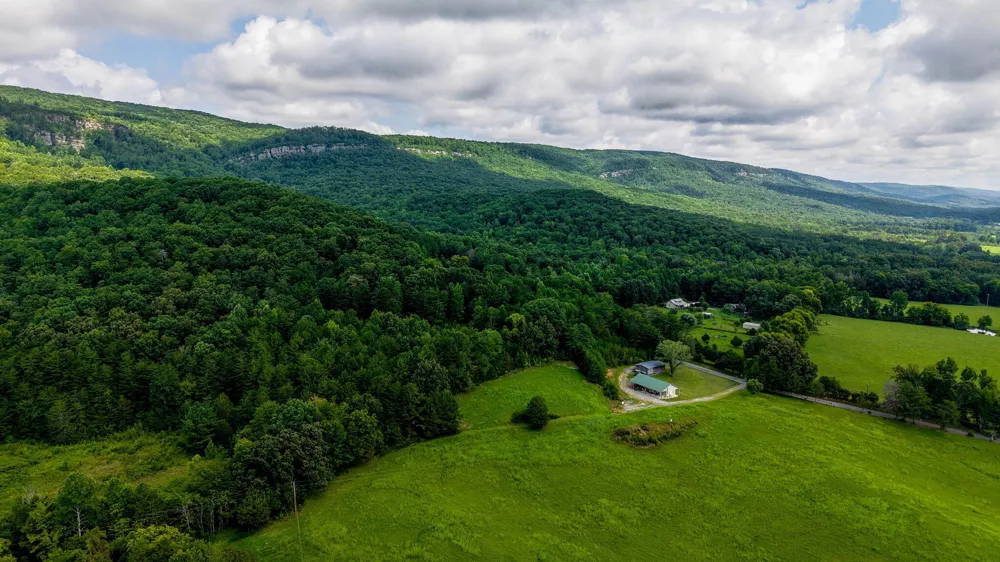 Lee Station Mountain Road Road Pikeville, TN 37367