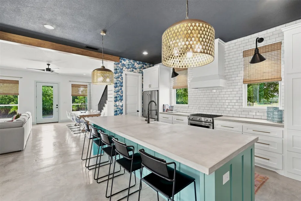 1000 Cool Ranch Lane Millsap, TX 76066