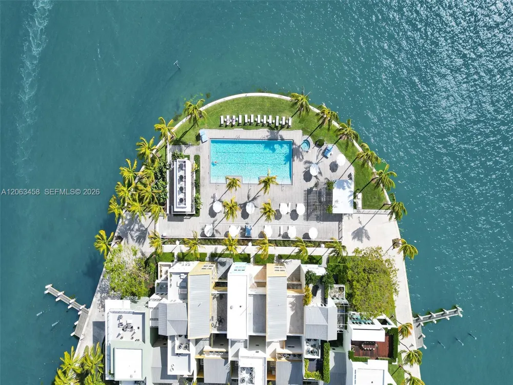 6103 Aqua Ave #107 Miami Beach, FL 33141