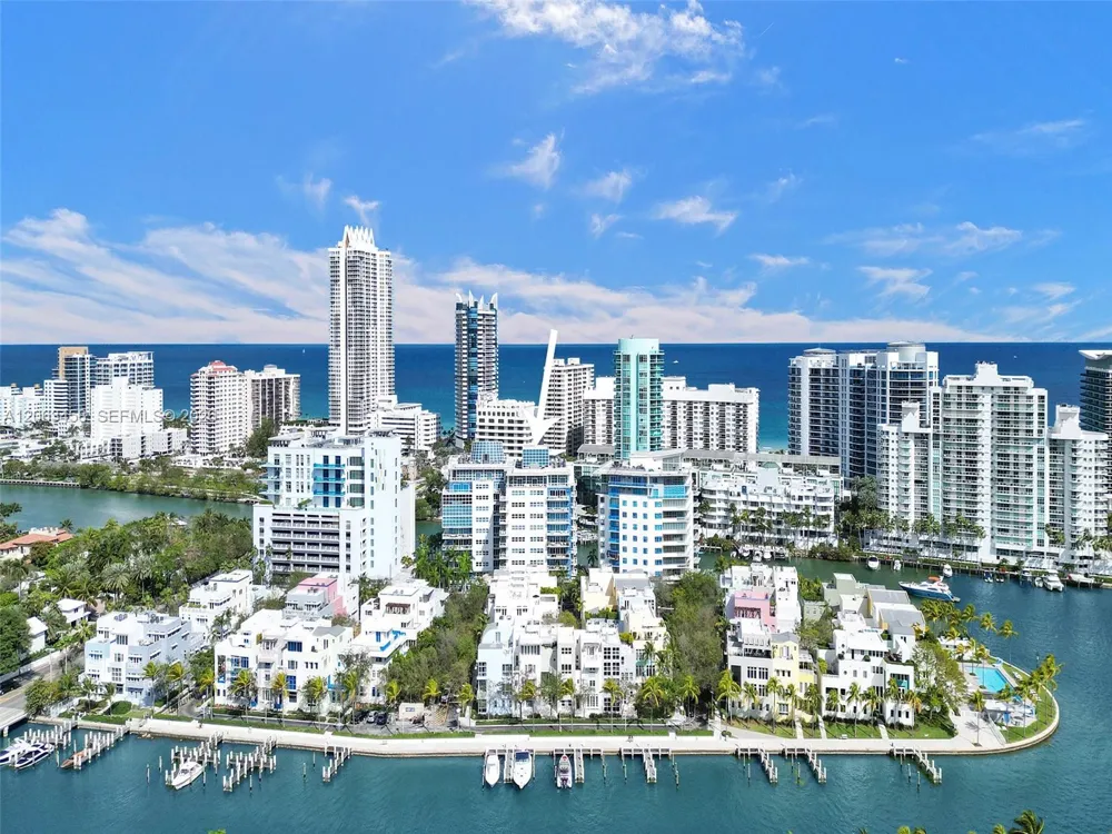 6103 Aqua Ave #107 Miami Beach, FL 33141