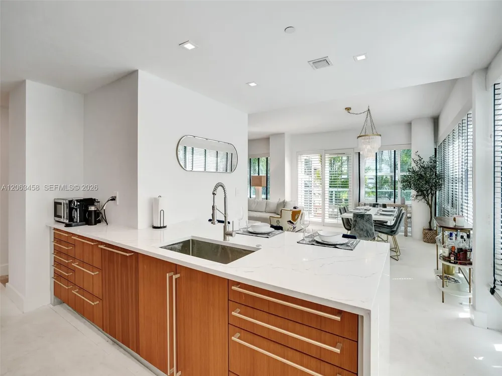 6103 Aqua Ave #107 Miami Beach, FL 33141