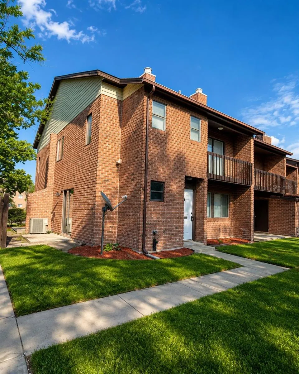5032 DOWNING STREET #10 Orlando, FL 32839