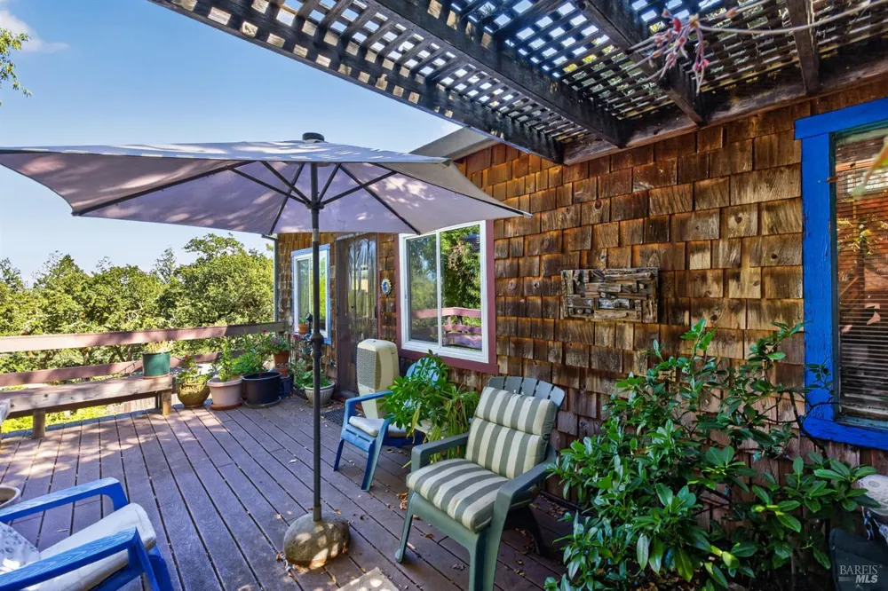 9312 Champs De Elysees Forestville, CA 95436