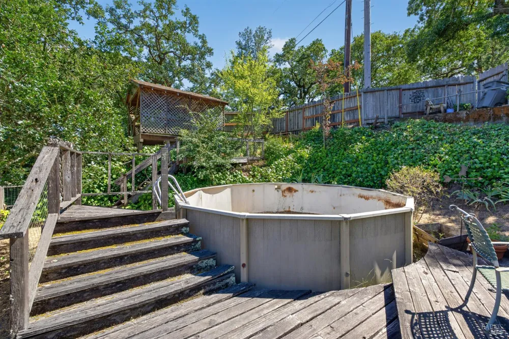 9312 Champs De Elysees Forestville, CA 95436