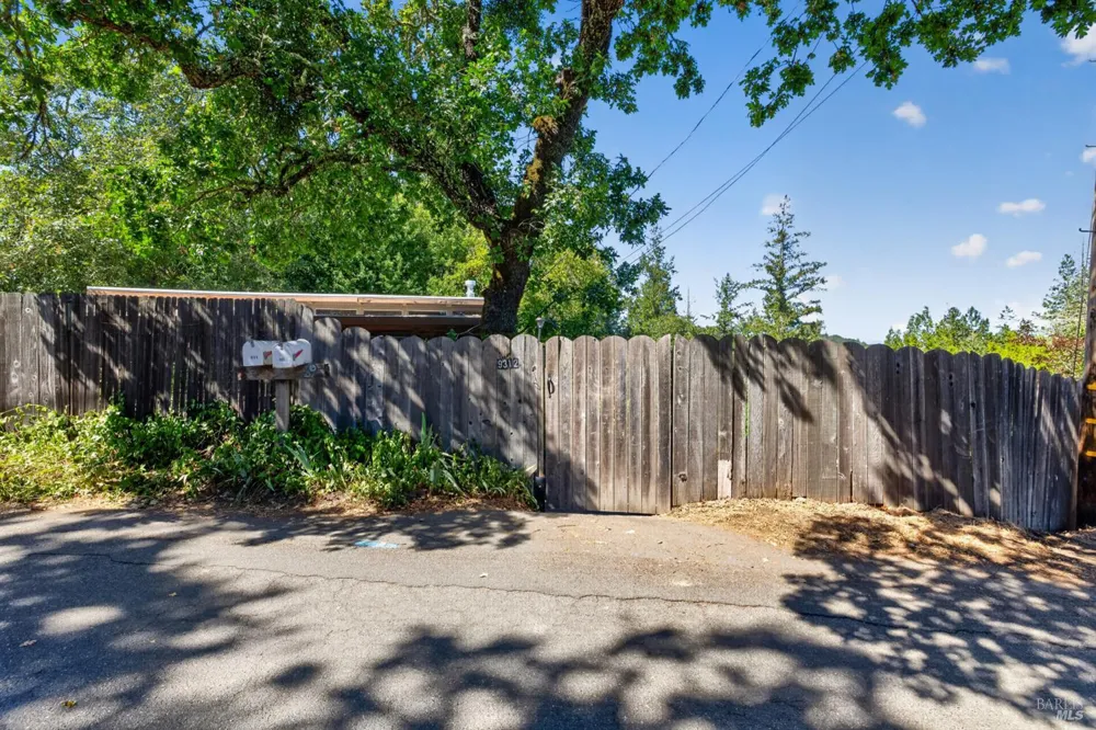 9312 Champs De Elysees Forestville, CA 95436