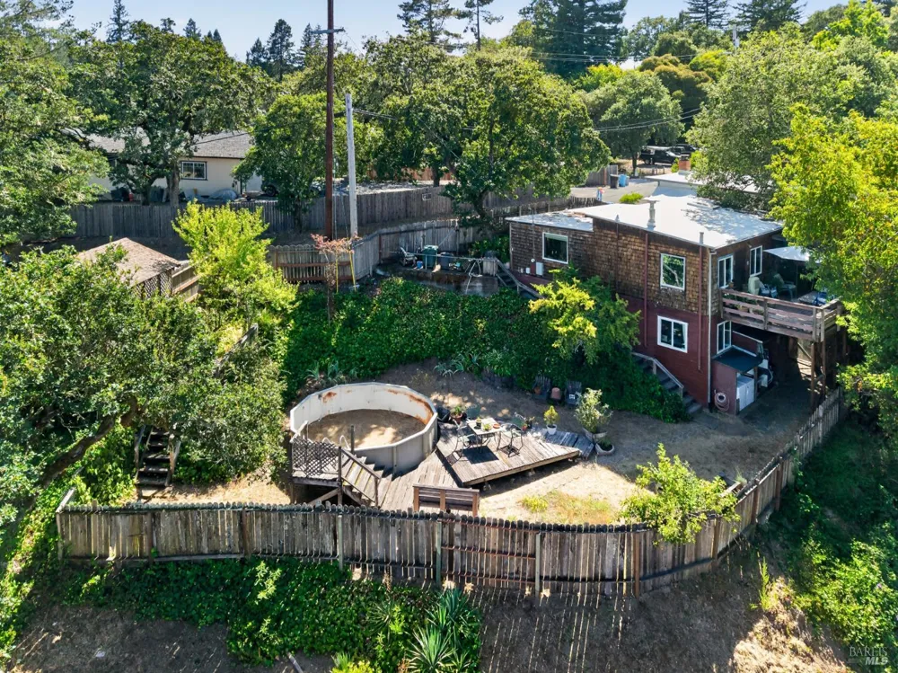 9312 Champs De Elysees Forestville, CA 95436