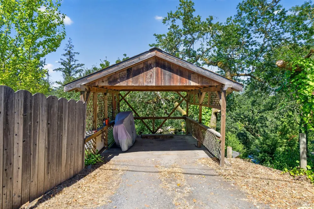 9312 Champs De Elysees Forestville, CA 95436