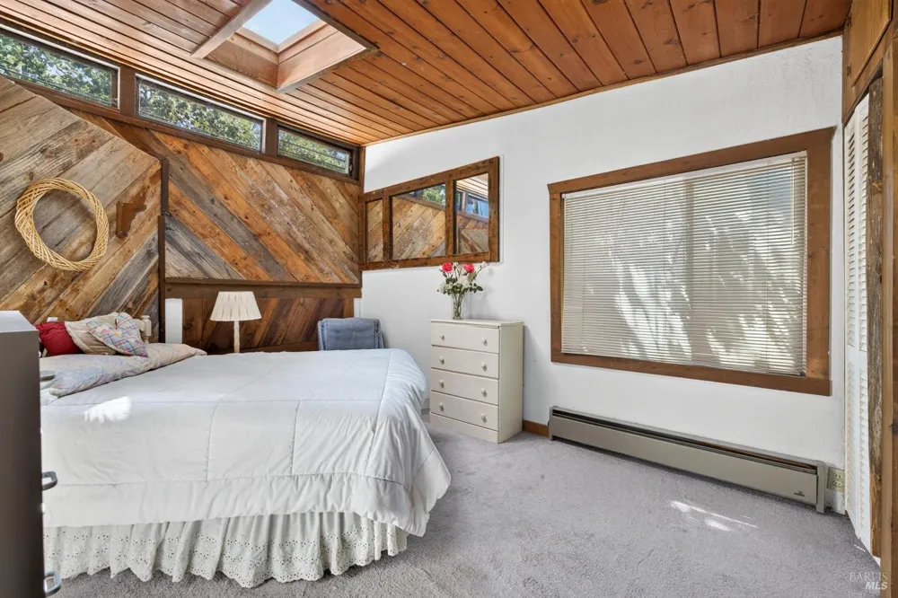 9312 Champs De Elysees Forestville, CA 95436