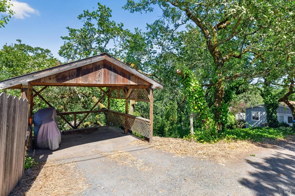 9312 Champs De Elysees Forestville, CA 95436