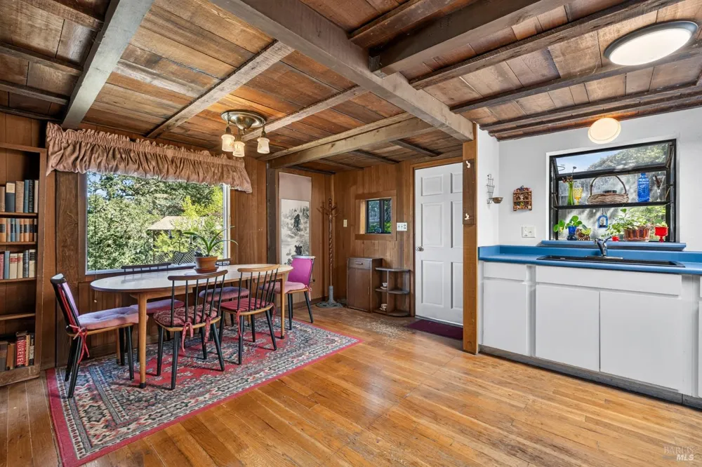 9312 Champs De Elysees Forestville, CA 95436