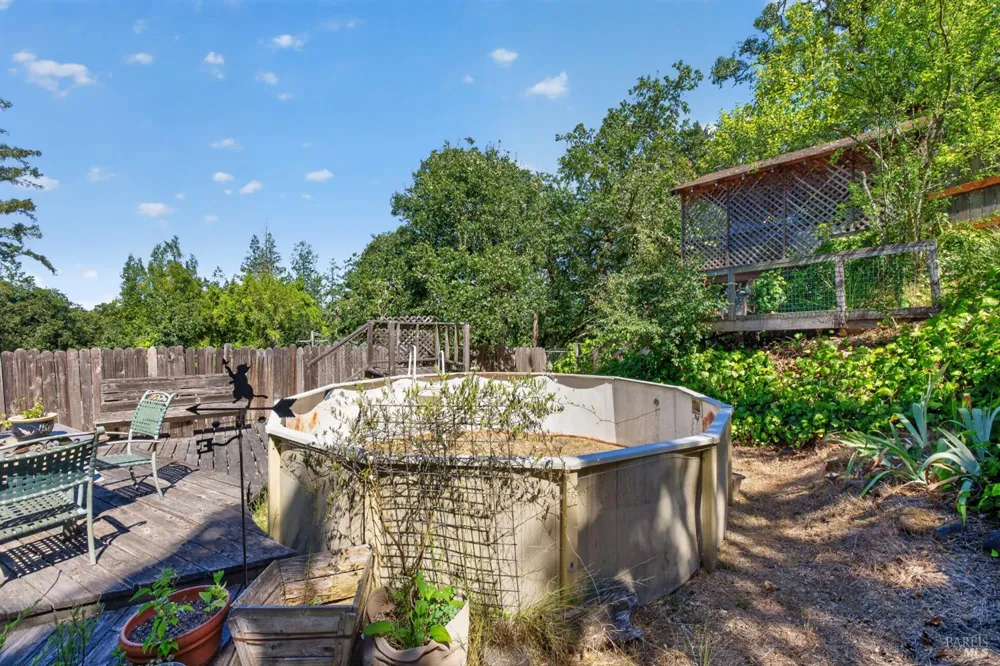9312 Champs De Elysees Forestville, CA 95436
